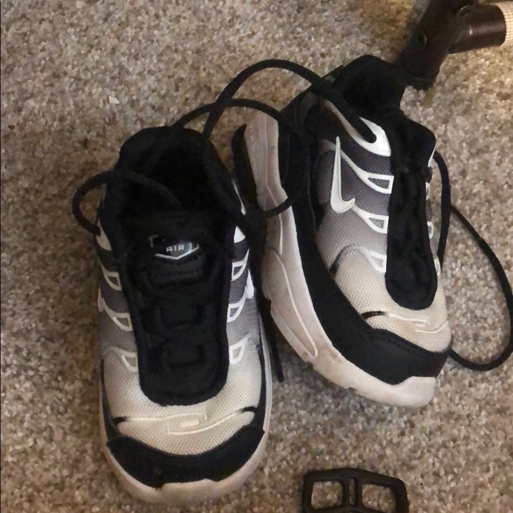 Used toddler Nike’s